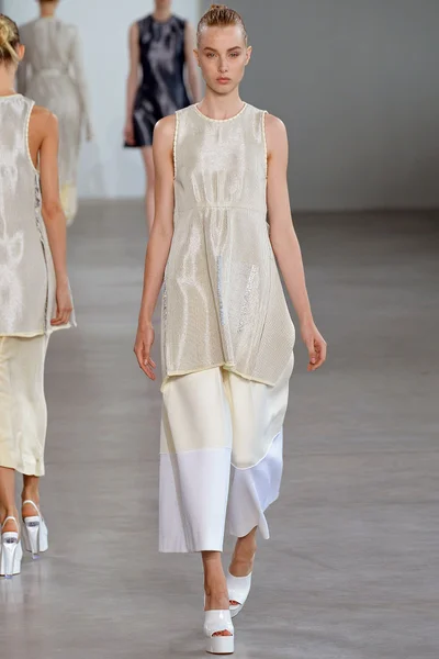 Look 24